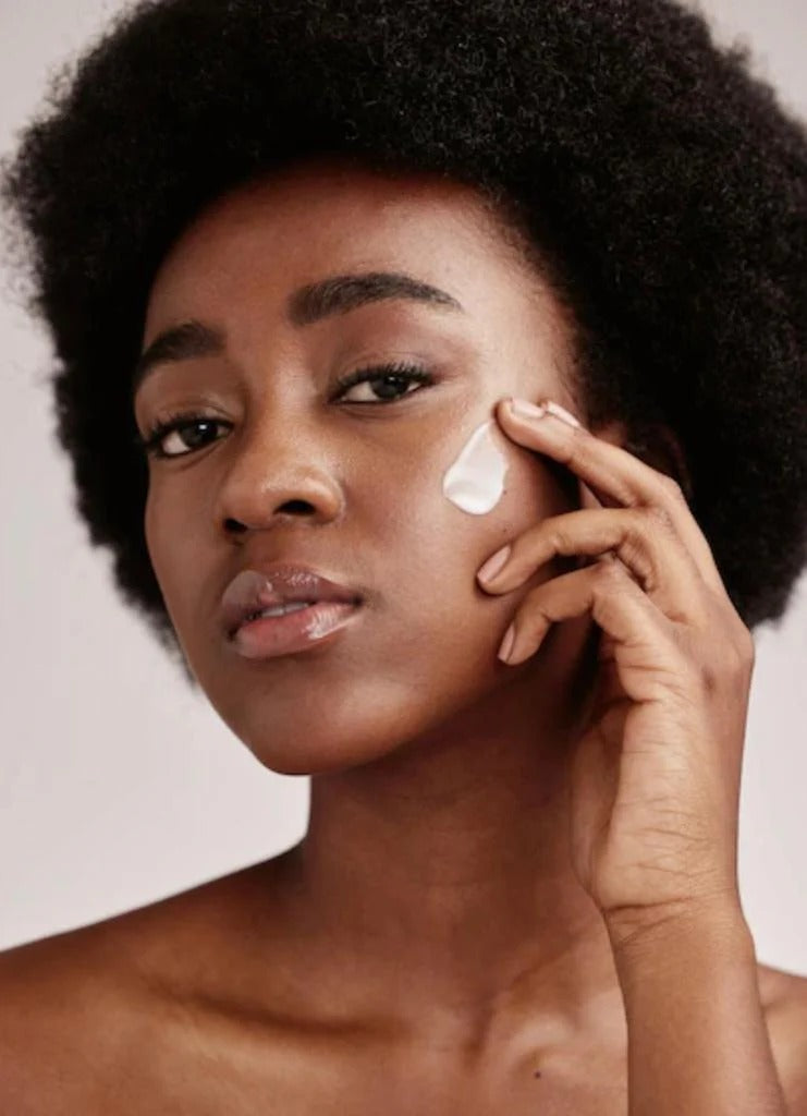 Melanin Moments: Droog én vet tegelijk? Hoe vochtverlies de melanine-rijke huid beïnvloedt