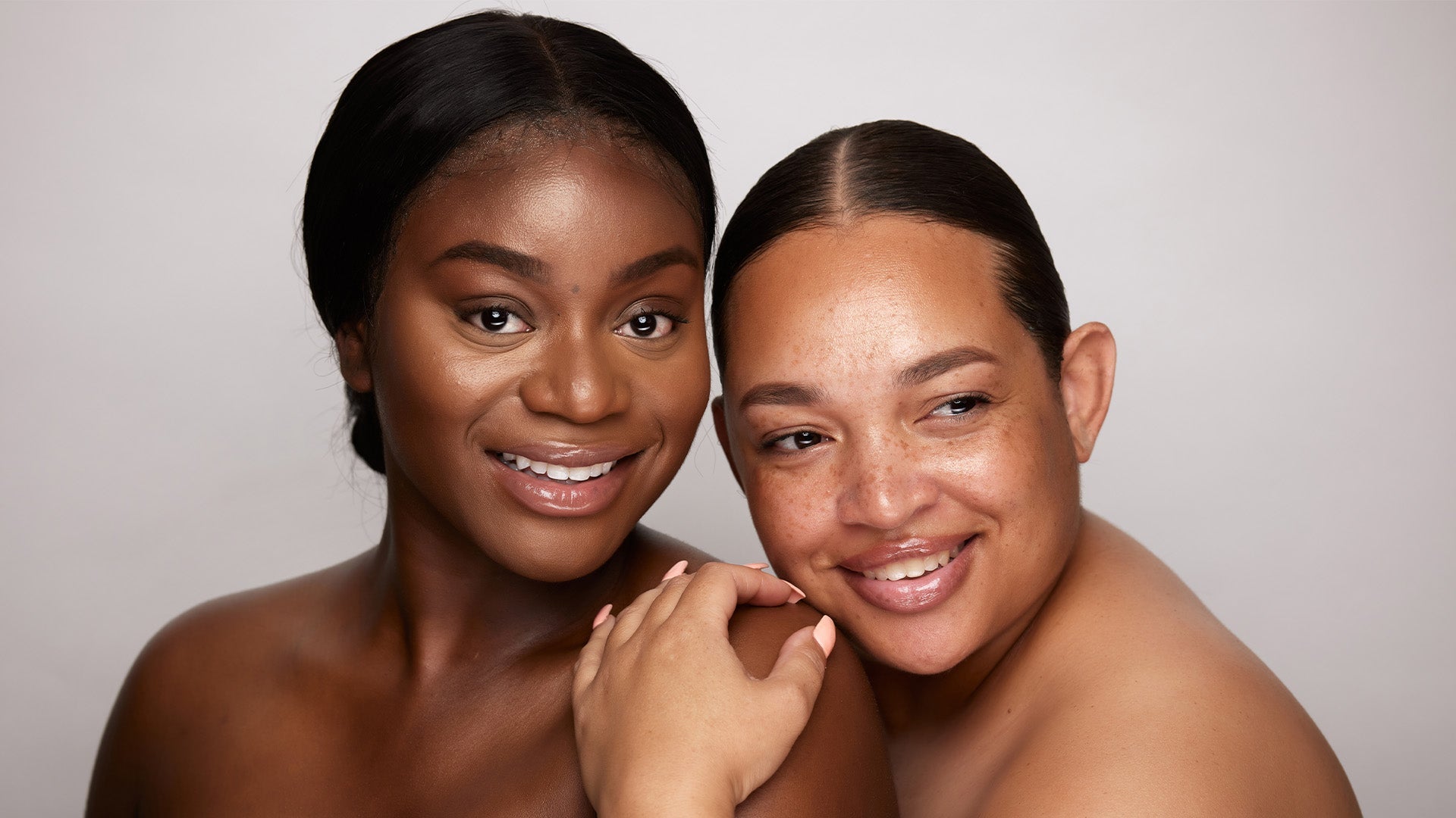 Melanin Moments: Gevoelig en sterk tegelijk? Waarom de melanine-rijke huid soms anders reageert